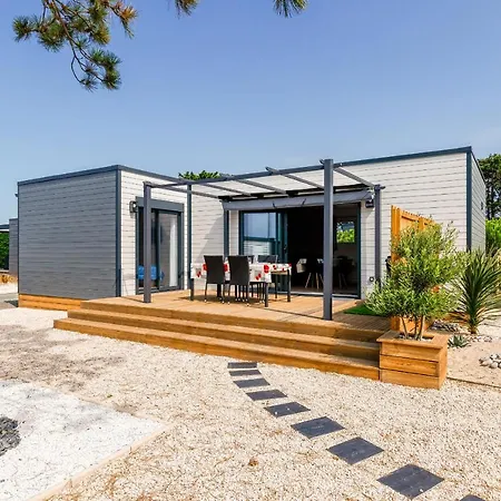 Chalet Avec Piscine, Pour 4