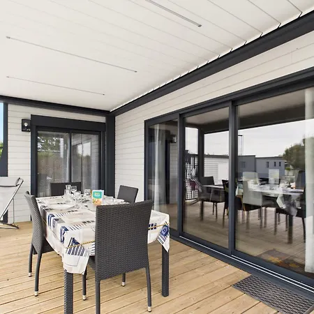 Chalet Avec Piscine, Pour 4 *