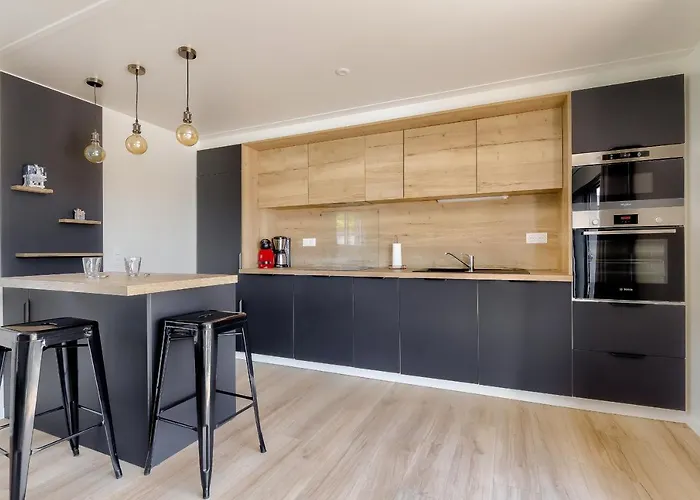 Avec Piscine, Pour 4 샬레 *