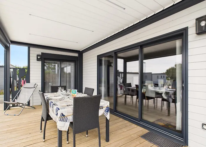 샬레 Avec Piscine, Pour 4 *